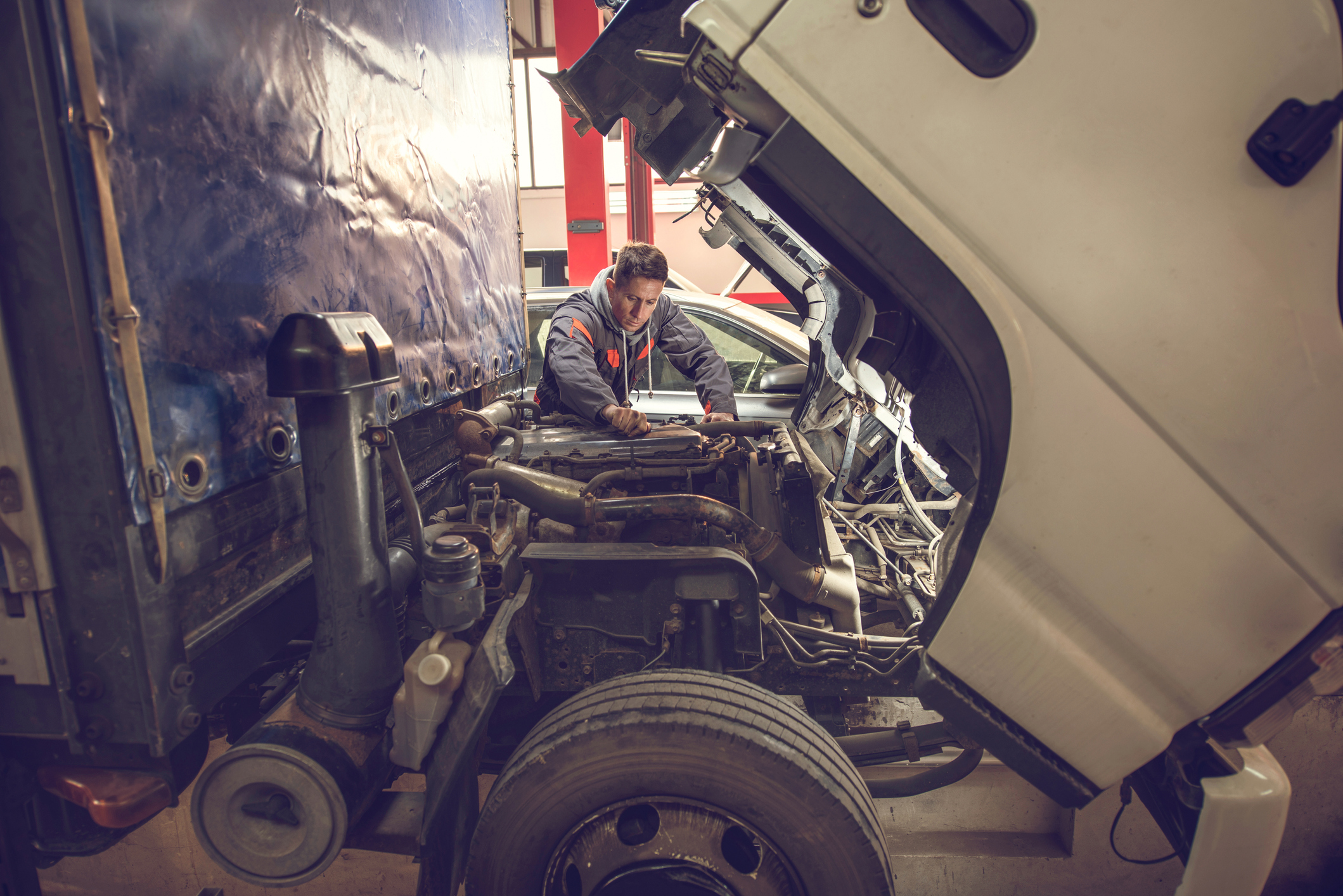 Fleet Maintenance and Technology: How to Support Technicians' Skills for Your Fleets