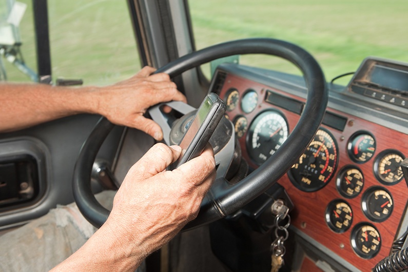 Solutions to Curb Distracted Driving in Your Fleet